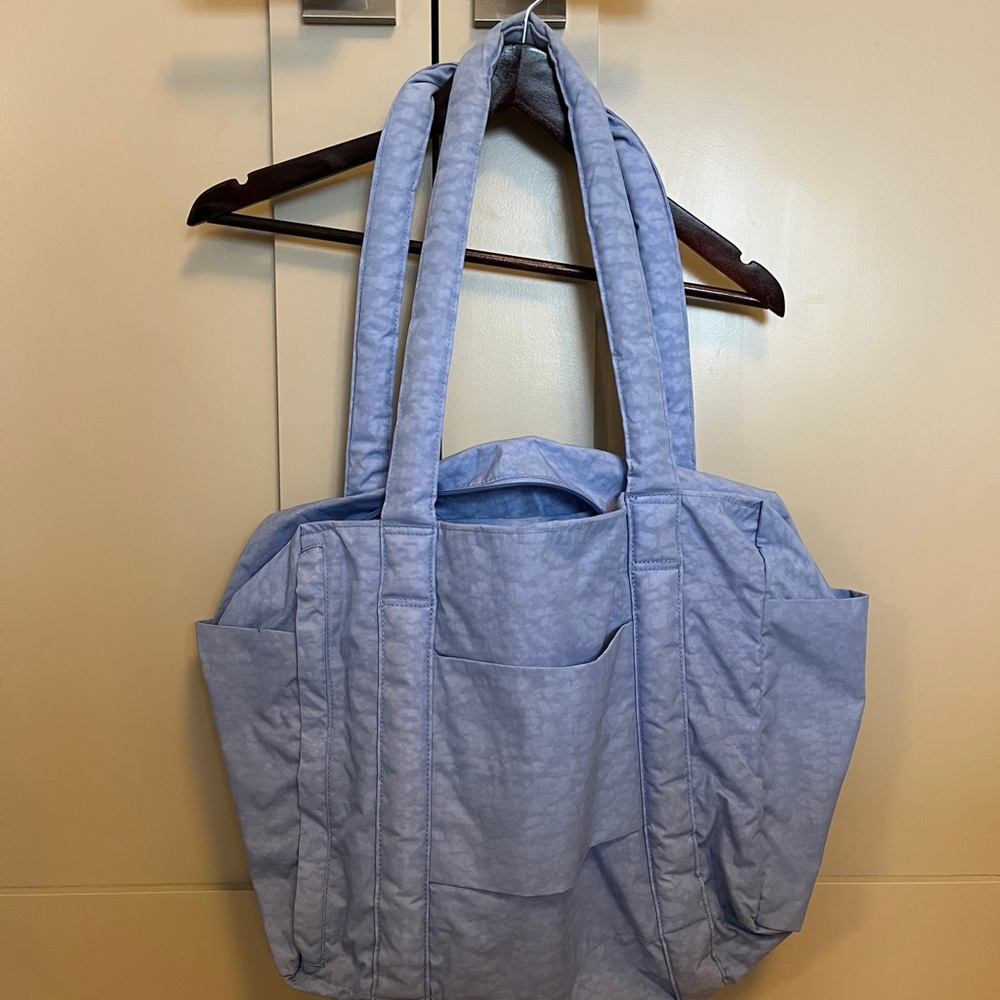 Baggu small cloud carry on bag